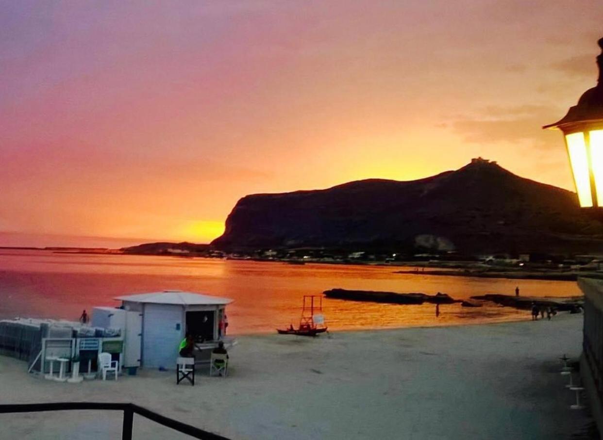 Stabilimento Lido Burrone Bed & Breakfast Favignana Ngoại thất bức ảnh